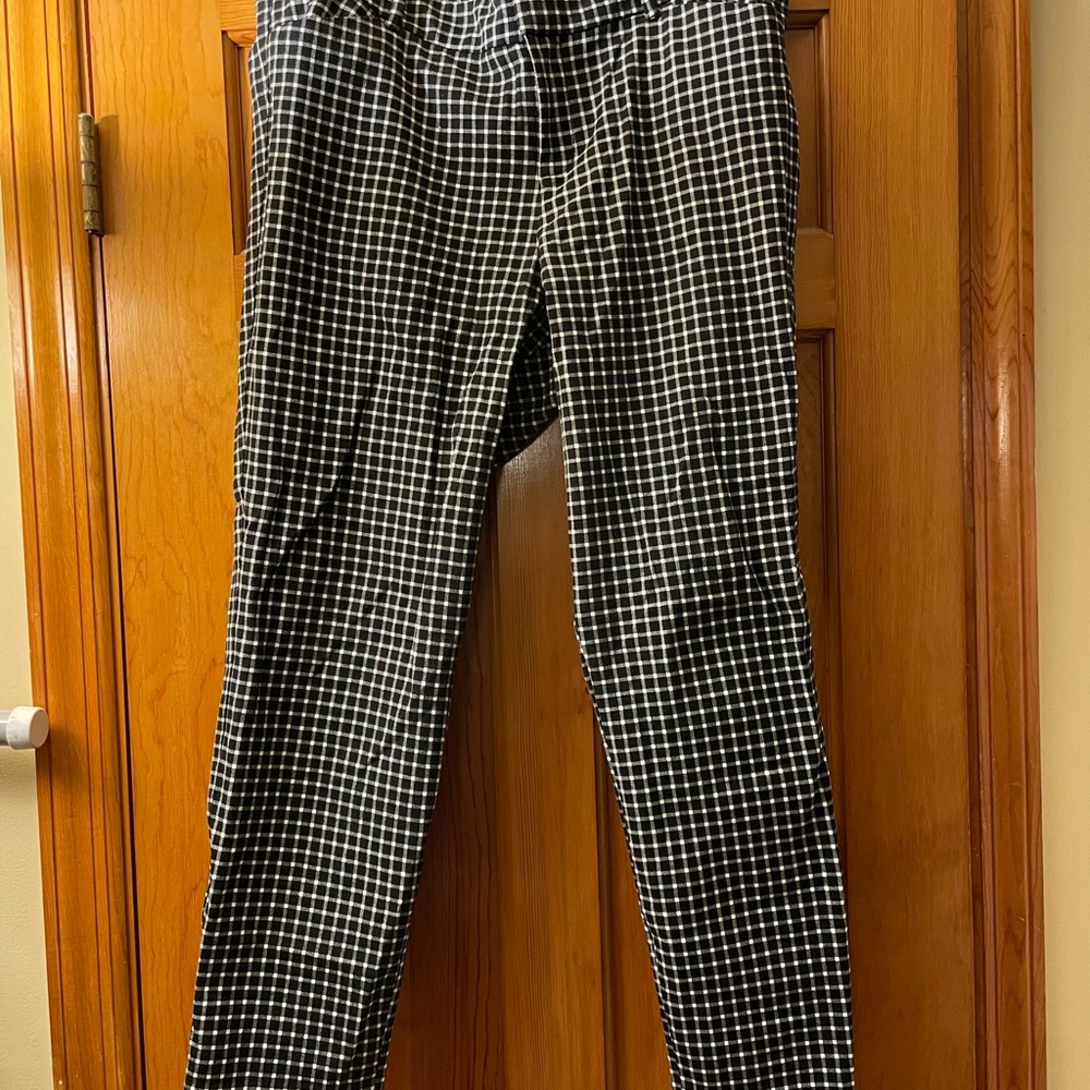 Old Navy Pixie Ankle Pants